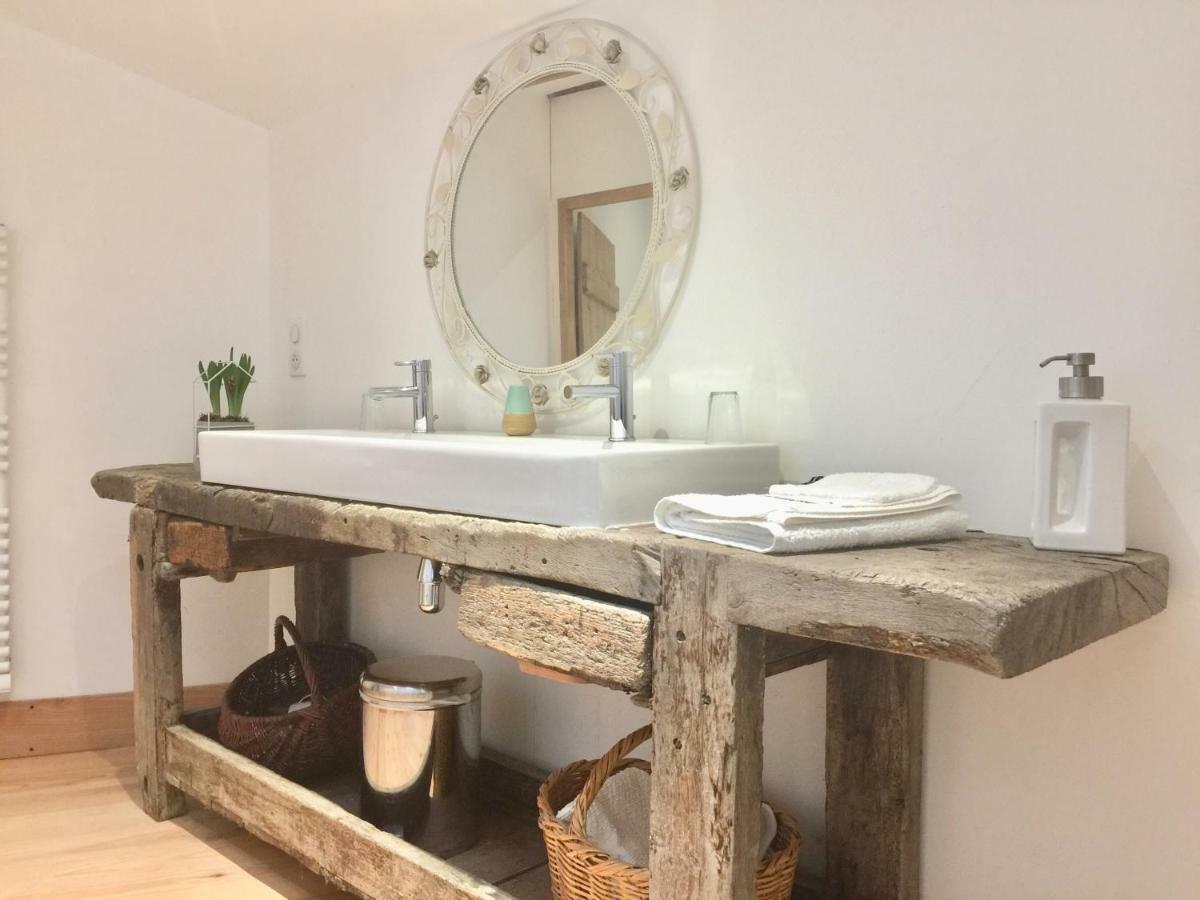 Magnificent Renovated Farmhouse - 10 Min A7 - Apartman Anneyron Kültér fotó